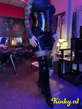 meesteres-niky-bdsm-via-kinky-699103ad3b95a900135a62ab