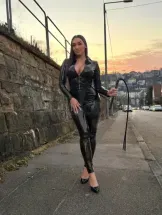 selena-prive-ontvangst-via-kinky-6a23233dee5ff8001320506b