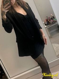 romée-escort-via-kinky-6979ffb3cc37e300130e5956