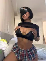 Lucia - Affectionate and passionate, your ideal girlfriend