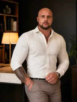 brody-escort-via-kinky-6a46bf9fdbfc05001399e455