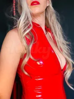 meesteres-esmeralda-bdsm-via-kinky-6a5779c8fa1c140013877e1f