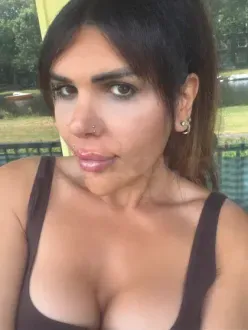 larna-escort-via-kinky-6a60b9c7e902eb0013c6d0c5