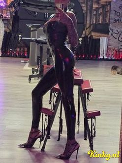 miss-venchy-bdsm-via-kinky-694ab6c150cf90001352bd54