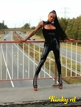 miss-venchy-bdsm-via-kinky-6715321cbe350e0013184ccc