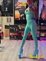 miss-venchy-bdsm-via-kinky-692afcfb6d5275001328ff63