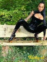 miss-venchy-bdsm-via-kinky-6715321a8fa8250014a3f2c2