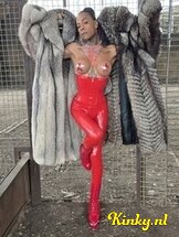 miss-venchy-bdsm-via-kinky-68179ee5375bfd00131893ab