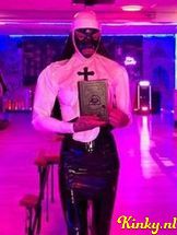 miss-venchy-bdsm-via-kinky-691af2efaef88e0013c9cb8c