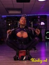 miss-venchy-bdsm-via-kinky-6962346d86b1a50012feeb0f