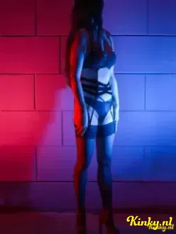 kayla-erotische-massage-via-kinky-67eea32543e4b900138656f0