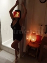 rose-erotische-massage-via-kinky-5da9bd6b2ee413cddea9a068