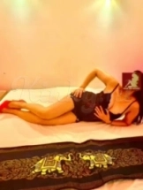 rose-erotische-massage-via-kinky-651ff435676a4f001a439e50
