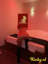 nadia-erotische-massage-via-kinky-61684eb9de84485b40745a67