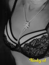 barbara-erotische-massage-via-kinky-5cf69409553863e1a9f46e7e