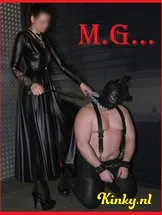 meesteres-g-bdsm-via-kinky-5cf6d9db4b4b83253ff4431f
