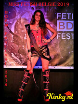 meesteres-g-bdsm-via-kinky-5dd2a3ebc973177ddf7f8ebd