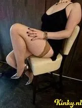 sissi-erotische-massage-via-kinky-68ef8738f6c6eb0013e60a27