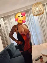 Monica - Leuke Lieve Tattoowomen komt bij jou thuis