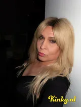 Mary - Ladyboy ontvangt prive