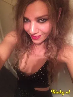 ts-kayla-prive-ontvangst-via-kinky-5cf6947525c27bbfda9e5963