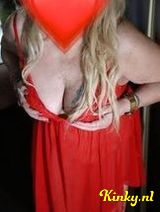 Ria - Ondeugende geile rijpe sexy oma ontvangt thuis