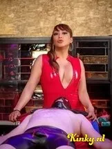 elektra-bdsm-via-kinky-6824bf98375bfd001318a84c