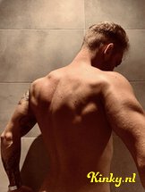 blanco-escort-via-kinky-5dc0019e04703b33cffa0872