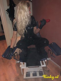mrs-sera-bdsm-via-kinky-5d39c8ccf330b603c32b4a39