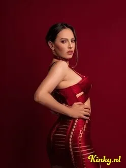 mrs-gina-doll-bdsm-via-kinky-67c5db80f6876f0013b39ae7