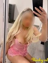 Ahasley - Dominicaanse queen zuigt je leeg met stijl