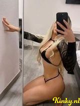 Ashley - Dominicaanse queen zuigt je leeg met stijl