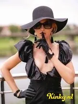 mistress-nadia-bdsm-via-kinky-651c2946ec81880019740fd5