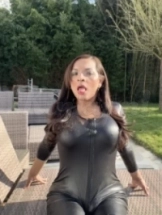 roxanna-prive-ontvangst-via-kinky-67ac7b536396ea00130c6b4e