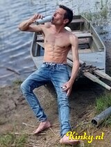 Ian - Gigolo voor dames en koppels.