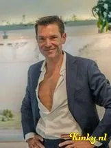 ian-erotische-massage-via-kinky-669a42c34707fb00131dd69c