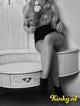 lena-erotische-massage-via-kinky-699c601b7c70330014100418