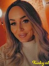 Naomie TS - Nederlandse shemale ontvangt privé