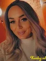 Naomie TS - Nederlandse shemale ontvangt privé