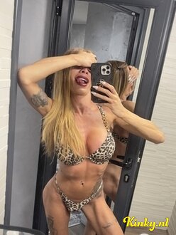 bella-escort-via-kinky-677fe23c78eb44001481f9ed