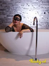 nikki-prive-ontvangst-via-kinky-60c8f34644e7662f08beb67b