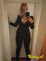 roos-escort-via-kinky-617aaa0f1da365537f2f1178