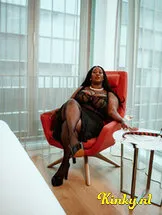 madame-caramel-bdsm-via-kinky-685be4573cd0cf00131cd445