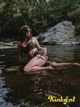 meesteres-lorena-bdsm-via-kinky-66a7ba298090ca0013f42b78