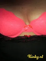 femmie-prive-ontvangst-via-kinky-5cf6749a0f38943c1bda81ce