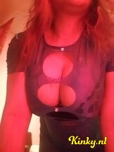 meena-erotische-massage-via-kinky-67dec29415d3e10012a5bdc2