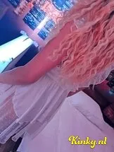 tina-erotische-massage-via-kinky-6654854ba12e8b001a374f66