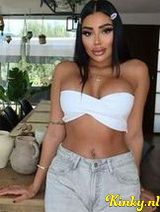 Zoe - Colombian with fluent English video verification