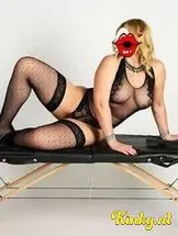 noelia-erotische-massage-via-kinky-699f77e3b8051b0013c67121
