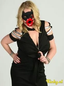 noelia-erotische-massage-via-kinky-69807e94ac6ef70013cbb40a